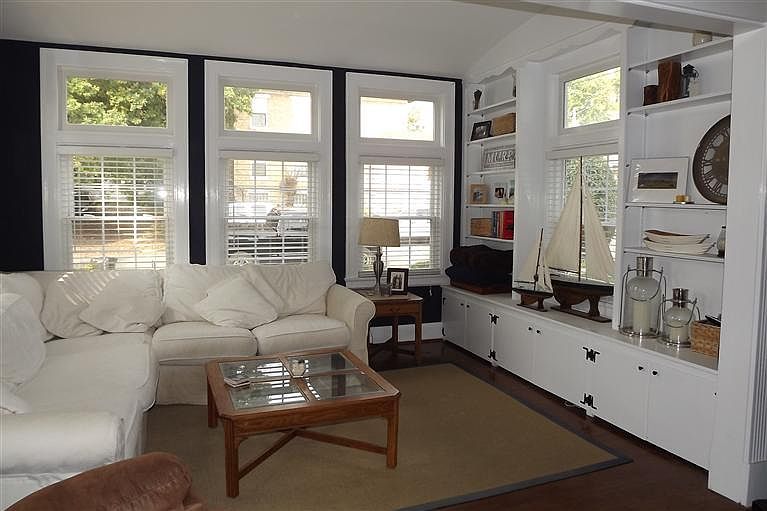 1st image of 3834 Spencer Ave