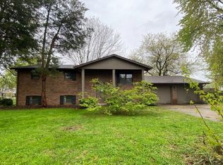 919 Harvestyme Ln, Troy, IL 62294