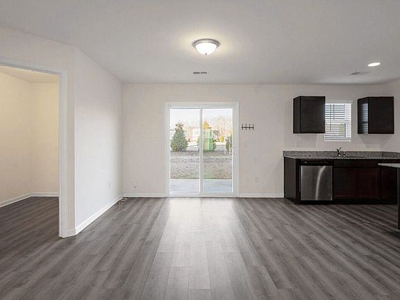 3rd image of 422 Seaborn Cir