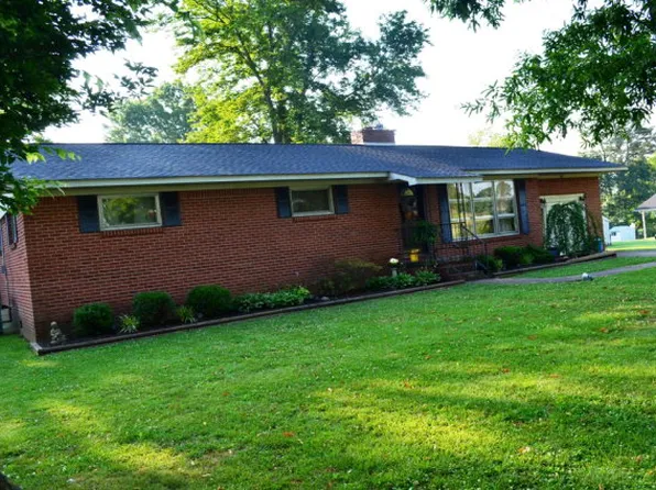 165 Carroll St S, Bruceton, TN 38317