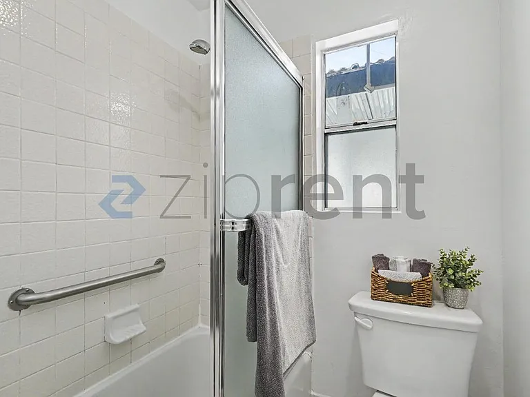 735 S Saint Louis St — Photo 23
