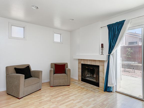 4th image of 44680 Ashbury Pl