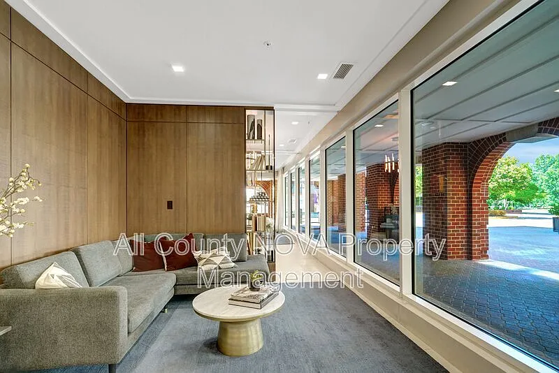 2 bed, 2.0 bath, 1104 sqft, $3,650 — Photo 4