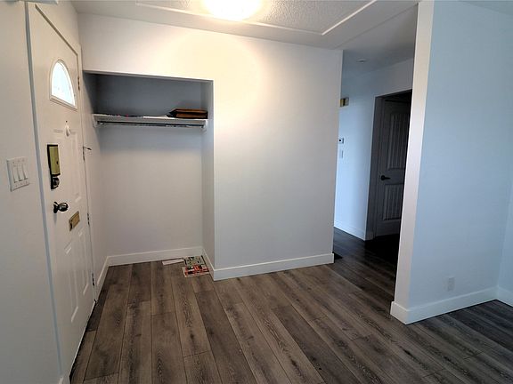 4th image of 765 Barrie Dr