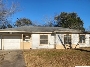 1608 Travis Ave, Victoria, TX 77901