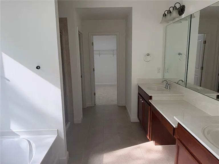 325 Cranbrooke Cir — Photo 11