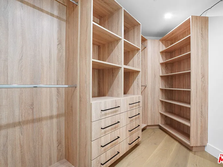 4097 Sapphire Dr — Photo 30