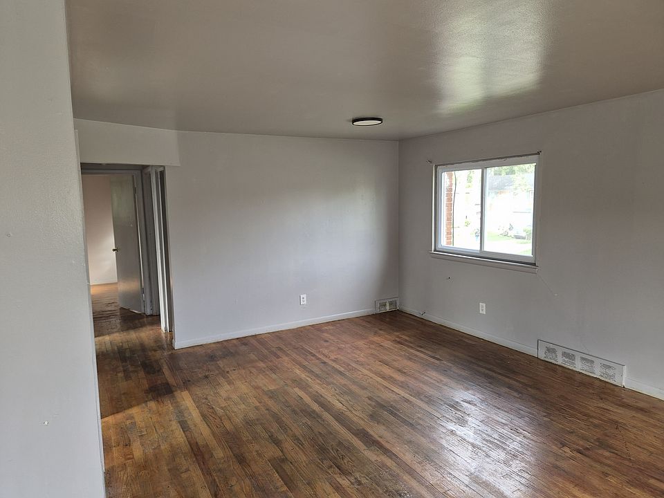 2nd image of 13606 Pembroke Ave #2