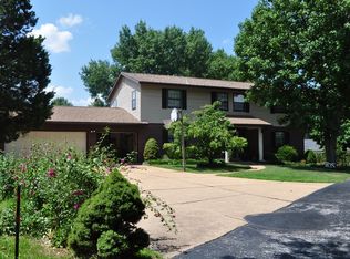 835 Forman Rd, Saint Louis, MO 63123