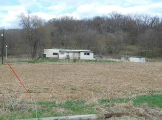 211 Suttle Creek Rd, Monona, IA 52159