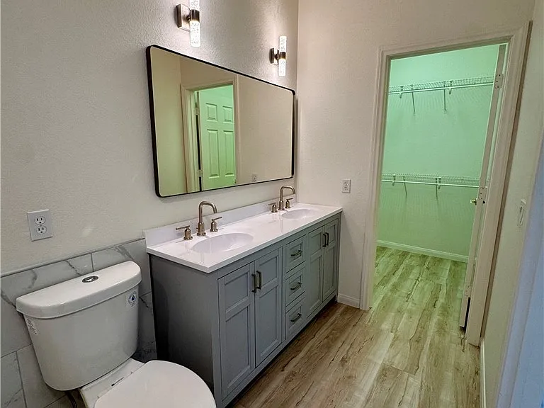 10921 Calcedonian St — Photo 26
