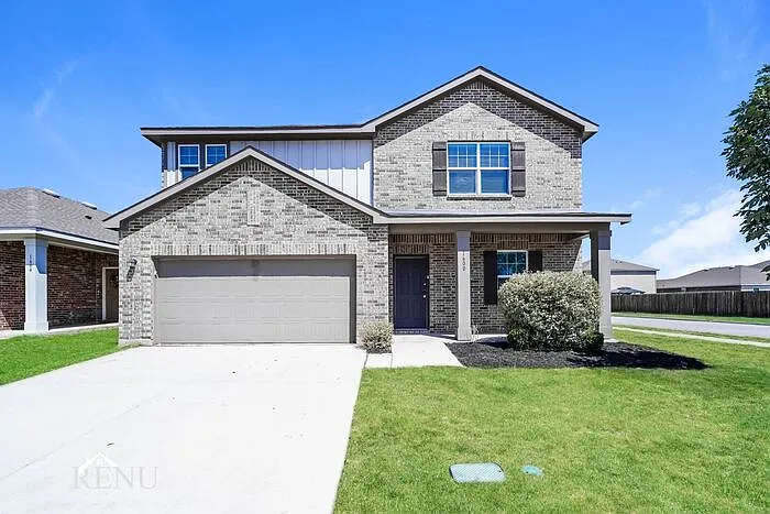 4 bed, 2.5 bath, 2095 sqft, $2,325 — Photo 2