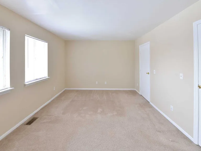 Carriage House Apartments — Photo 17
