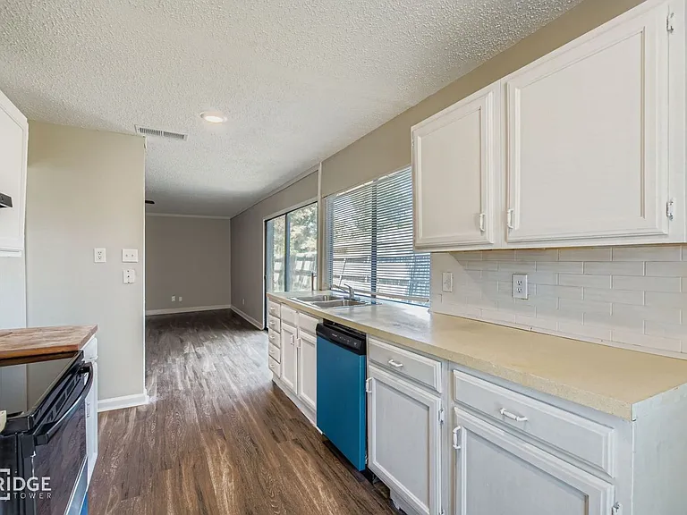 9117 Fairmont Cir — Photo 9
