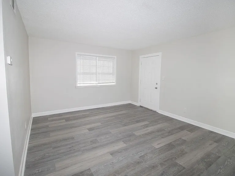 Royal Ridge — Photo 23