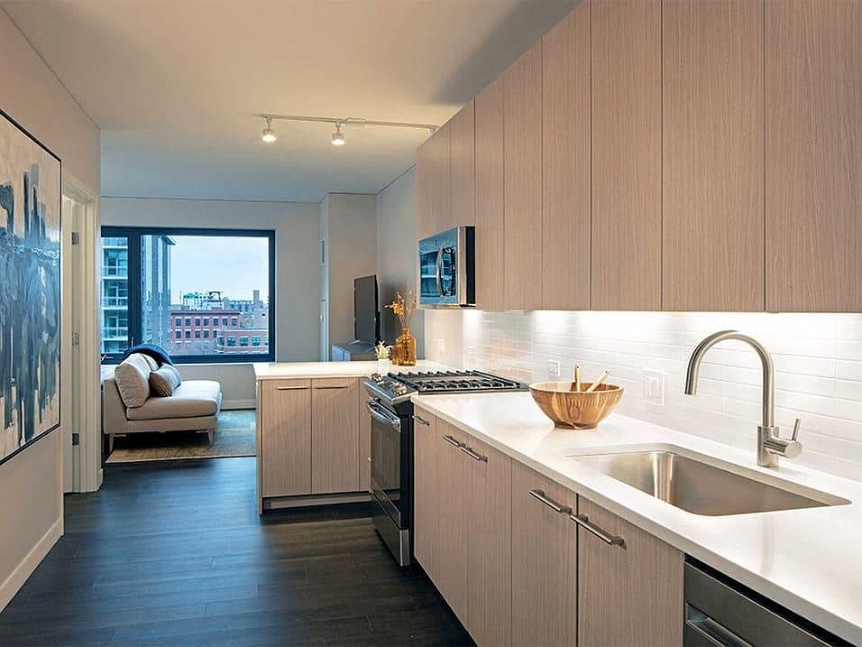 1st image of 215 W Adams St #608