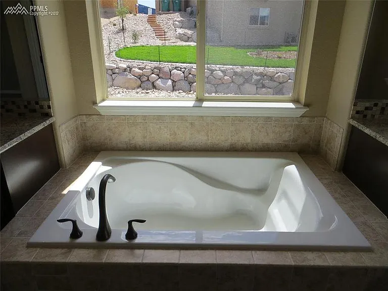3075 Looking Glass Way — Photo 27