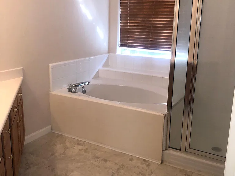 5327 Devon Green Dr — Photo 9