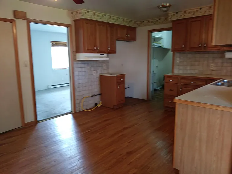 23237 Whitley Dr — Photo 4