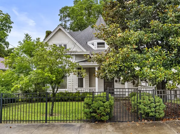 658 Higgins St, Paris, KY 40361