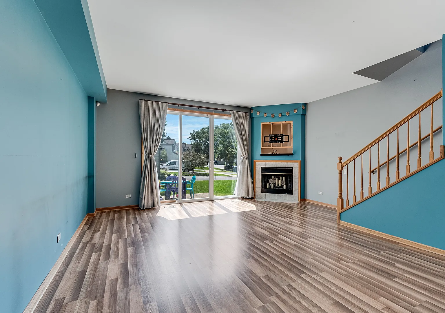 2 bed, 2.5 bath, 1324 sqft, $2,450 — Photo 4