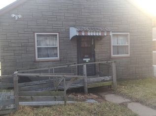 722 6th St, Peru, IL 61354