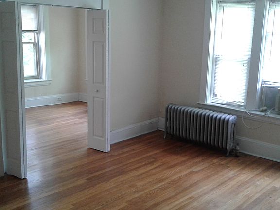 3rd image of 2625 Euclid Heights Blvd