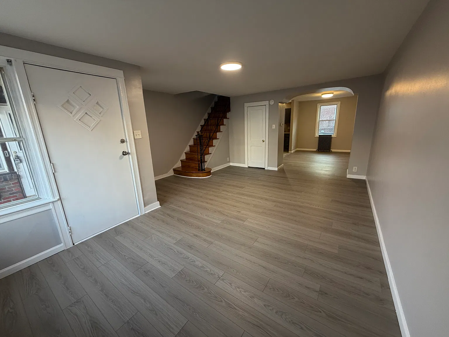 3 bed, 1.5 bath, 1184 sqft, $1,700 — Photo 2