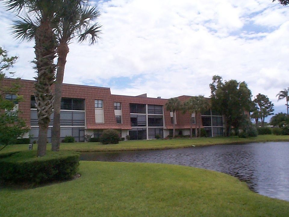 Bldg B & Pond