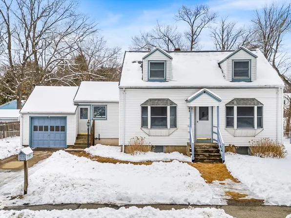 24 Bridle Rd, Billerica, MA 01821
