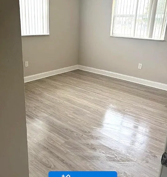601 SW 2nd Ave #5 — Photo 2