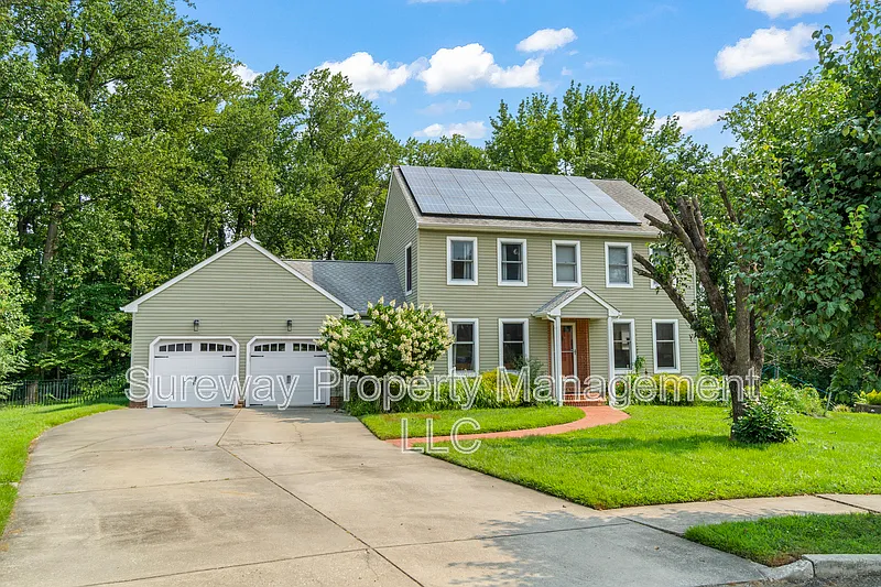 100 Westwood Hl