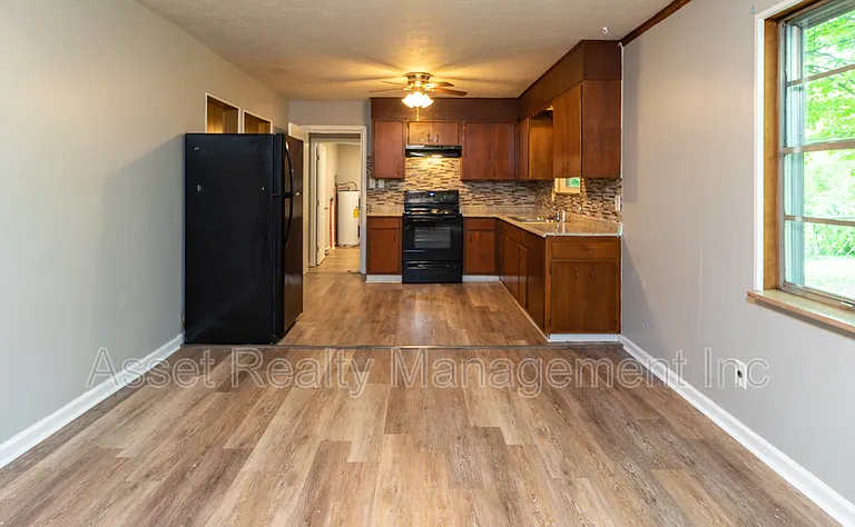 2313 Brice St — Photo 8
