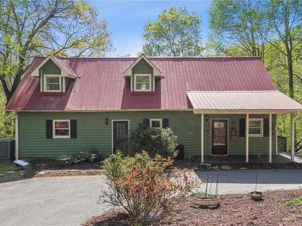 68 Flynt Ridge Dr, Dahlonega, GA 30533
