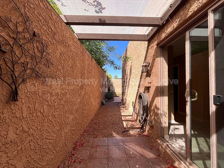 7513 N Via Camello Del Sur — Photo 36
