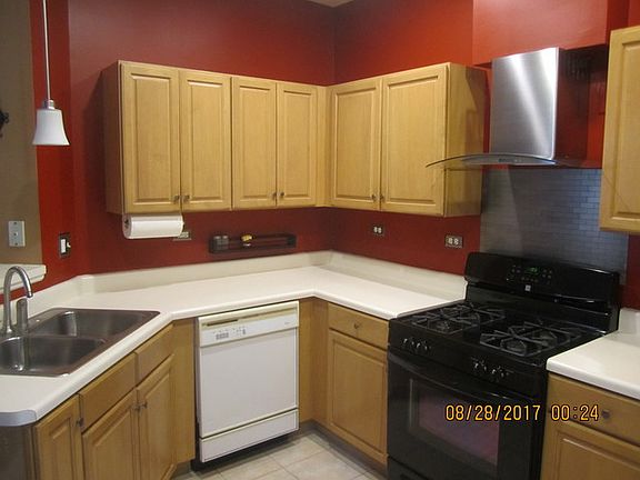 3rd image of 34 W Briarwood Dr