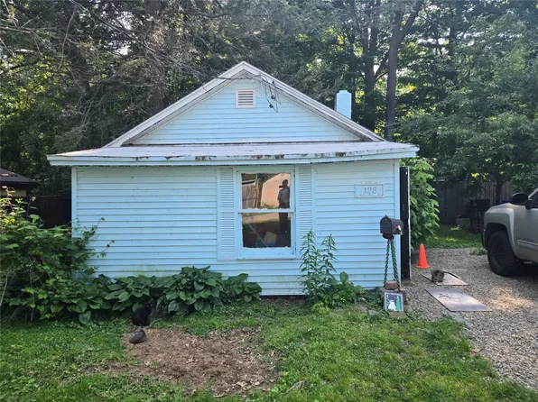 128 Kelso Dr W, Erie, PA 16505