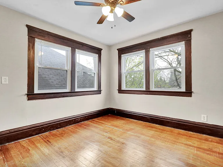 505 W Lenawee St — Photo 11