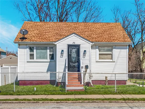 30 Pearl Ave, Lackawanna, NY 14218