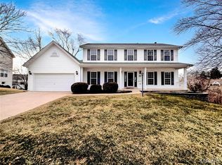 565 Crown Passage Dr, Saint Charles, MO 63303