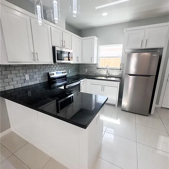 2113 E San Andrea St #2 — Photo 3