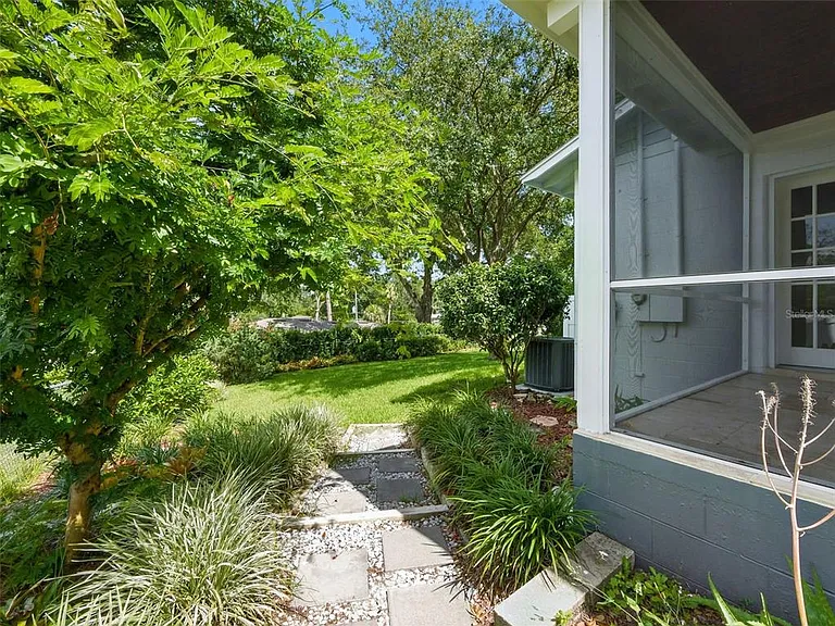 1426 Crestview Dr — Photo 28