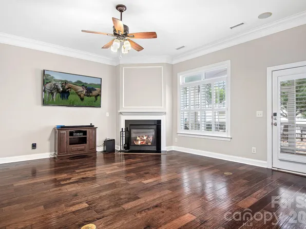 3010 Triple Crown Dr, Indian Trail, NC 28079