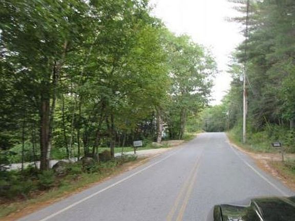 Exterior Neighborhood (street photo)