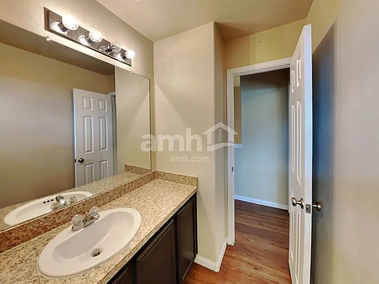 5923 Stockholm Ct — Photo 22