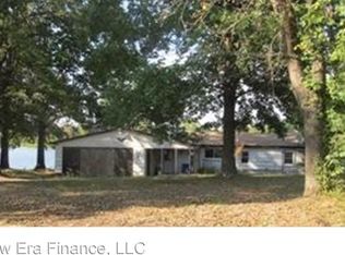 14757 Southlake Dr, Bismarck, MO 63020