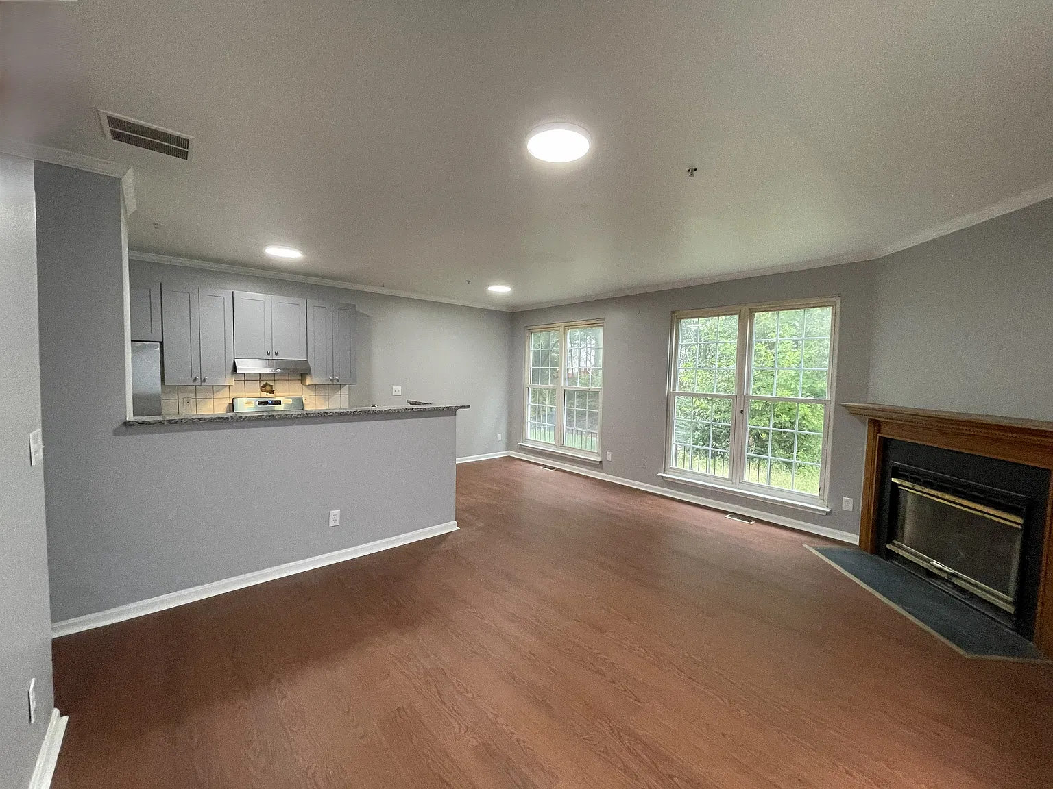 7 bed, 3550 sqft, $7,750 — Photo 3
