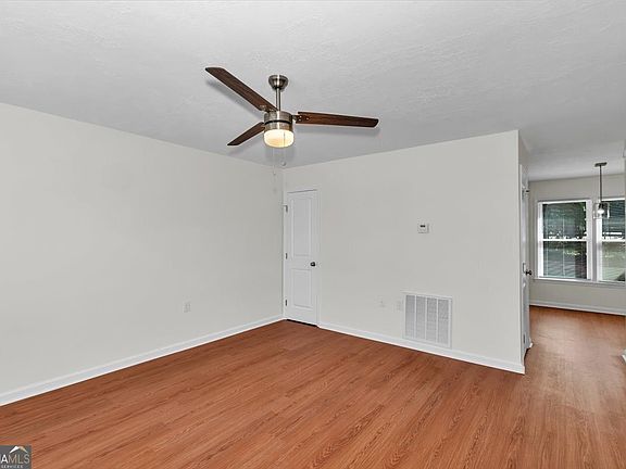3rd image of 2201 Walden Dr #18
