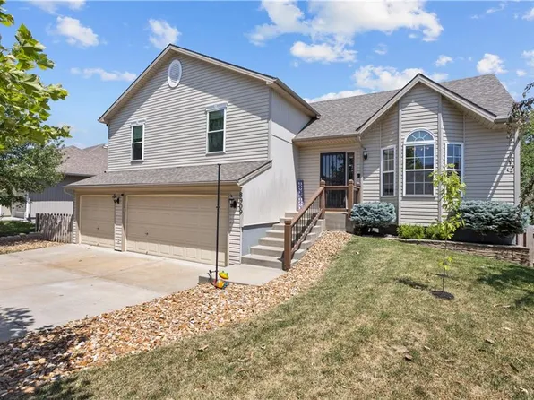 8909 N Mersington Ave, Kansas City, MO 64156