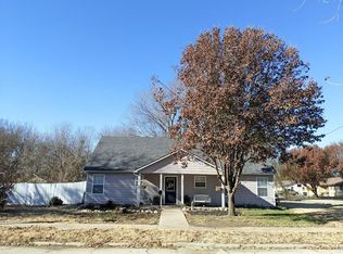 1023 N 13th St, Independence, KS 67301